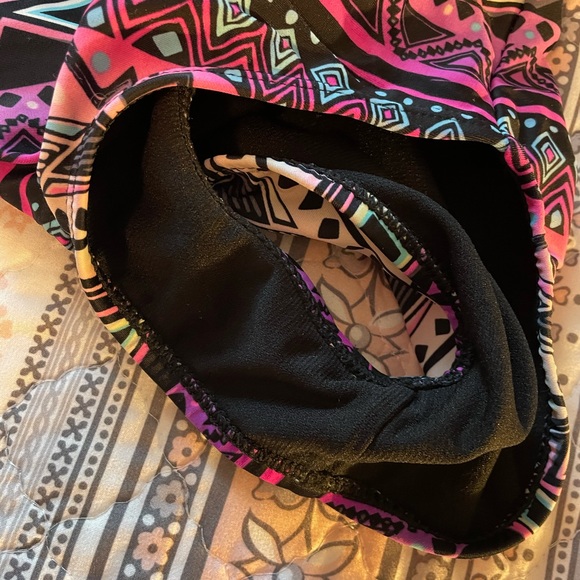 Girls Arizona Aztec print one piece swimsuit w/ruffles. Great used cond. Sz 6/6x - Picture 3 of 6